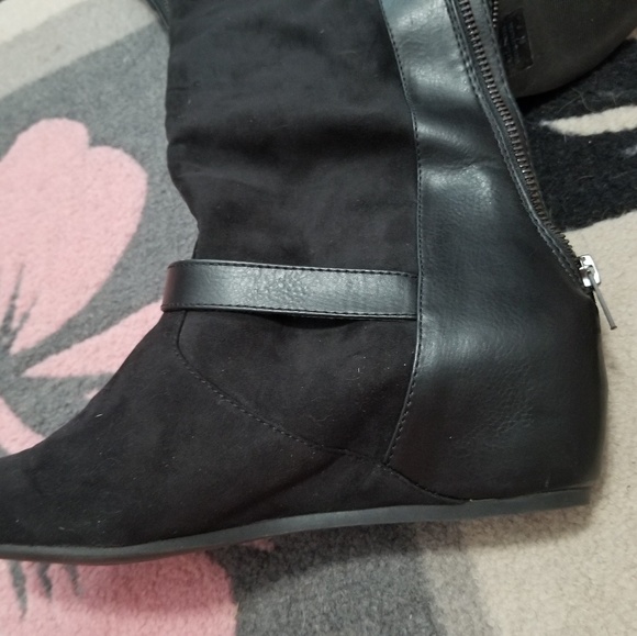 đź–¤Express Covered Wedge Bootsđź–¤ - Picture 4 of 8